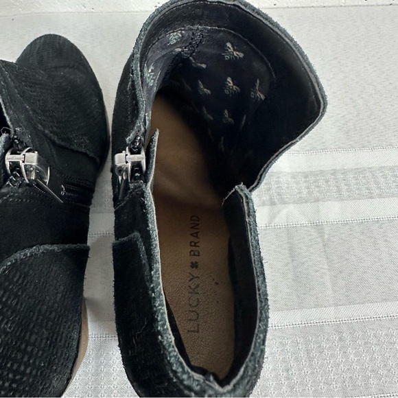 Lucky Brand size 9 Ponic Black Suede Ankle Boots Bootie - Picture 11 of 17